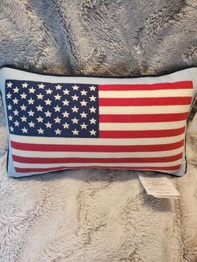 AMERICAN FLAG Patriotic Needlepoint Pillow Red White & Blue Martha Stewart
